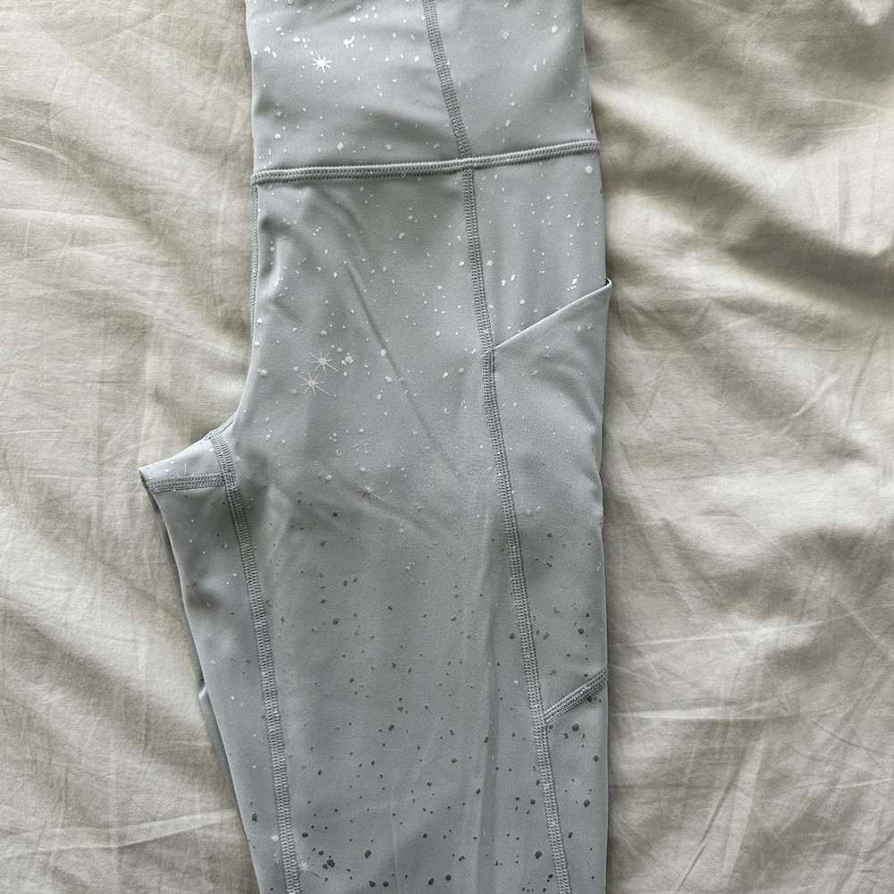 Fabletics Oasis Leggings in Sage Gray Glitter